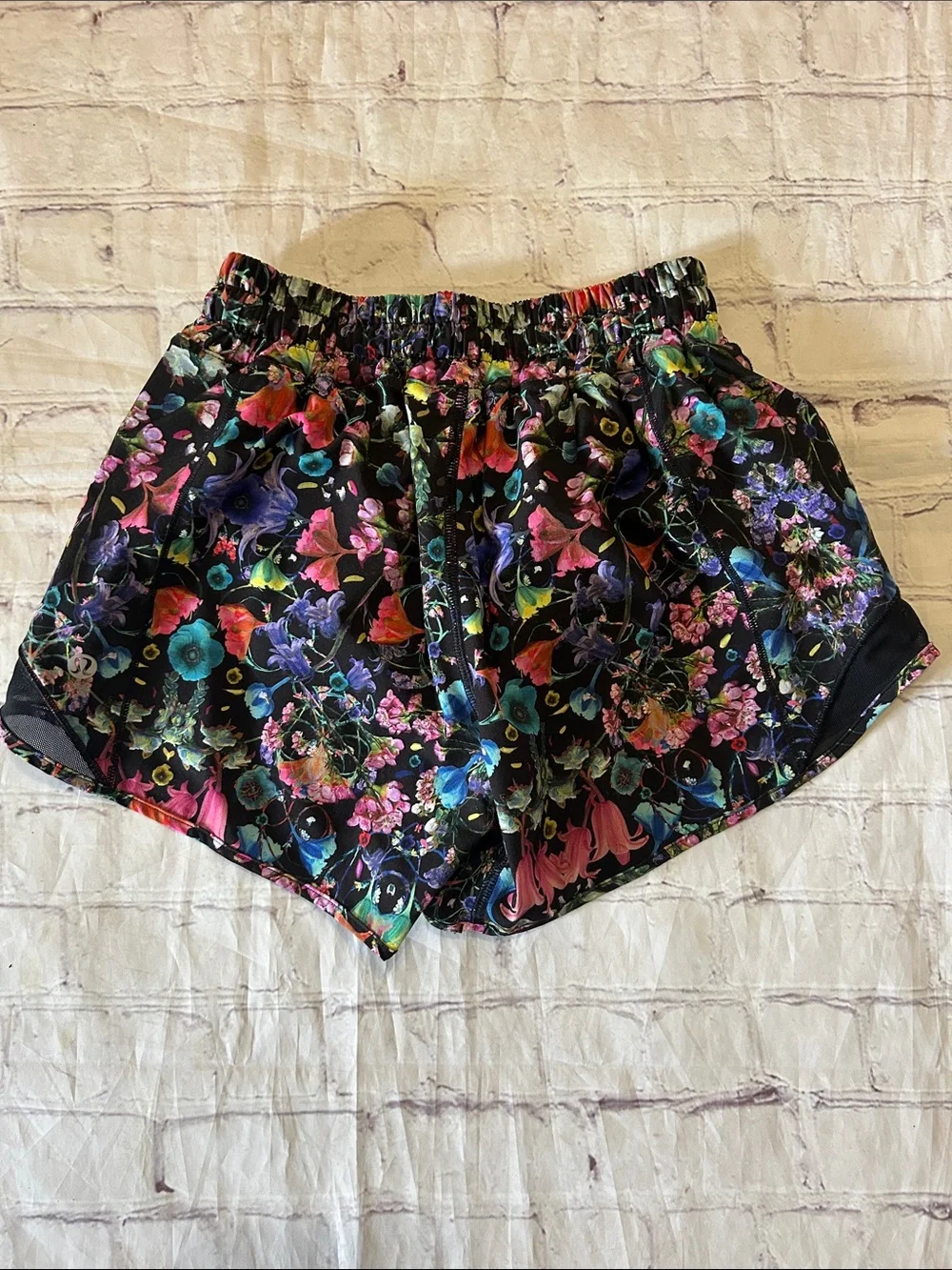 Lululemon Hotty Hot Low-Rise Lined Short 4